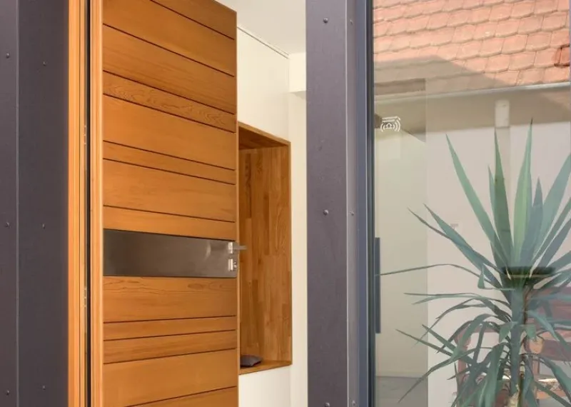 Installation de porte d'entrée en bois à Marseille et ses alentours (Cassis, Carry le Rouet, Allauch, Plan de Cuques, Gémenos, Aubagne, Plan de Campagne, La Ciotat, Saint Cyr sur Mer, etc…).